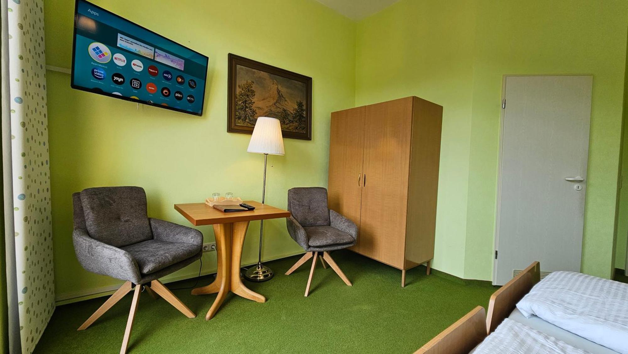 Pension Weisse Rose, Parkplatz, Fruehstueck, Wlan, Zentral Бад-Эльстер Экстерьер фото