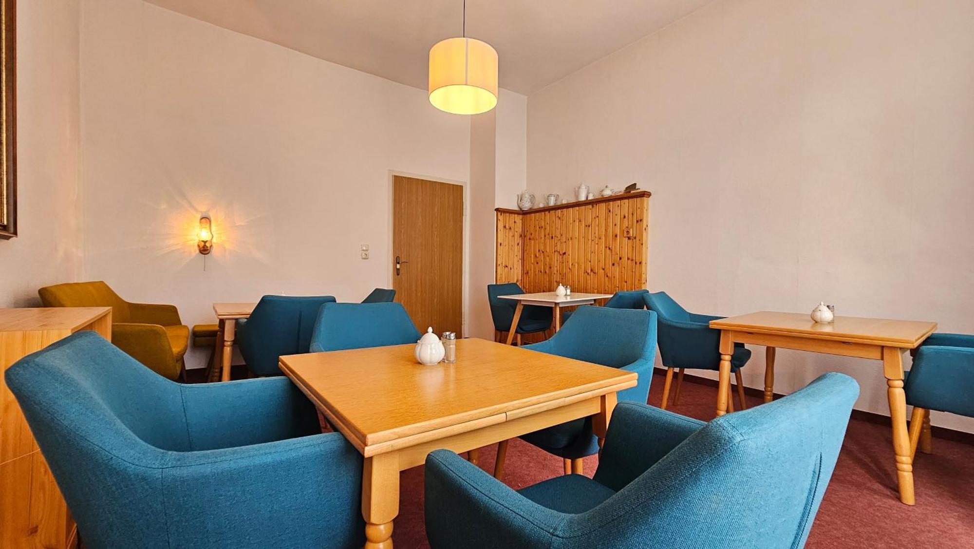Pension Weisse Rose, Parkplatz, Fruehstueck, Wlan, Zentral Бад-Эльстер Экстерьер фото